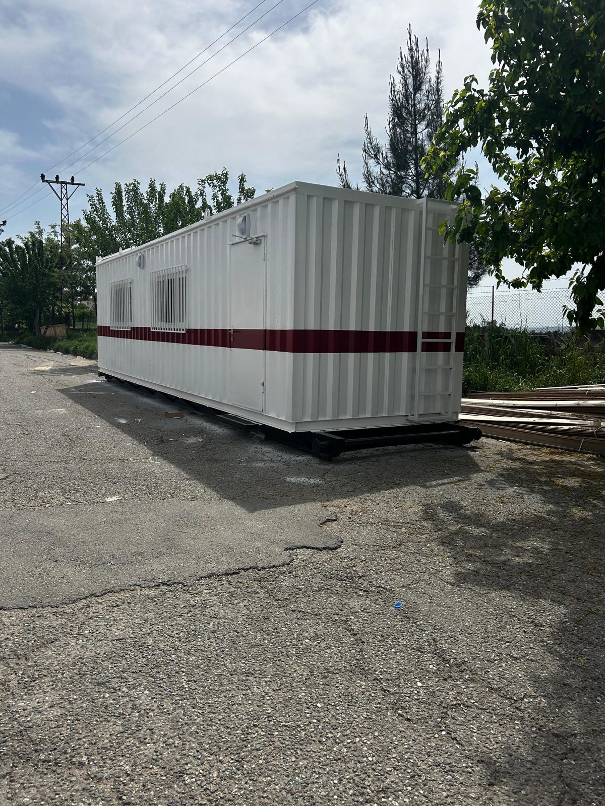 Yaşam Barakası ve Güvenlik Kulübesi 11